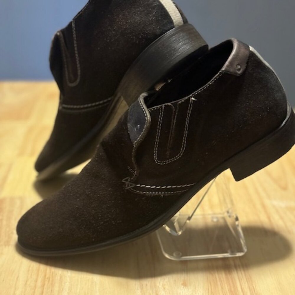 Bacco Bucci Men’s Suede Brown Loafers – Size 9 – Classic Style, Very Good Condi